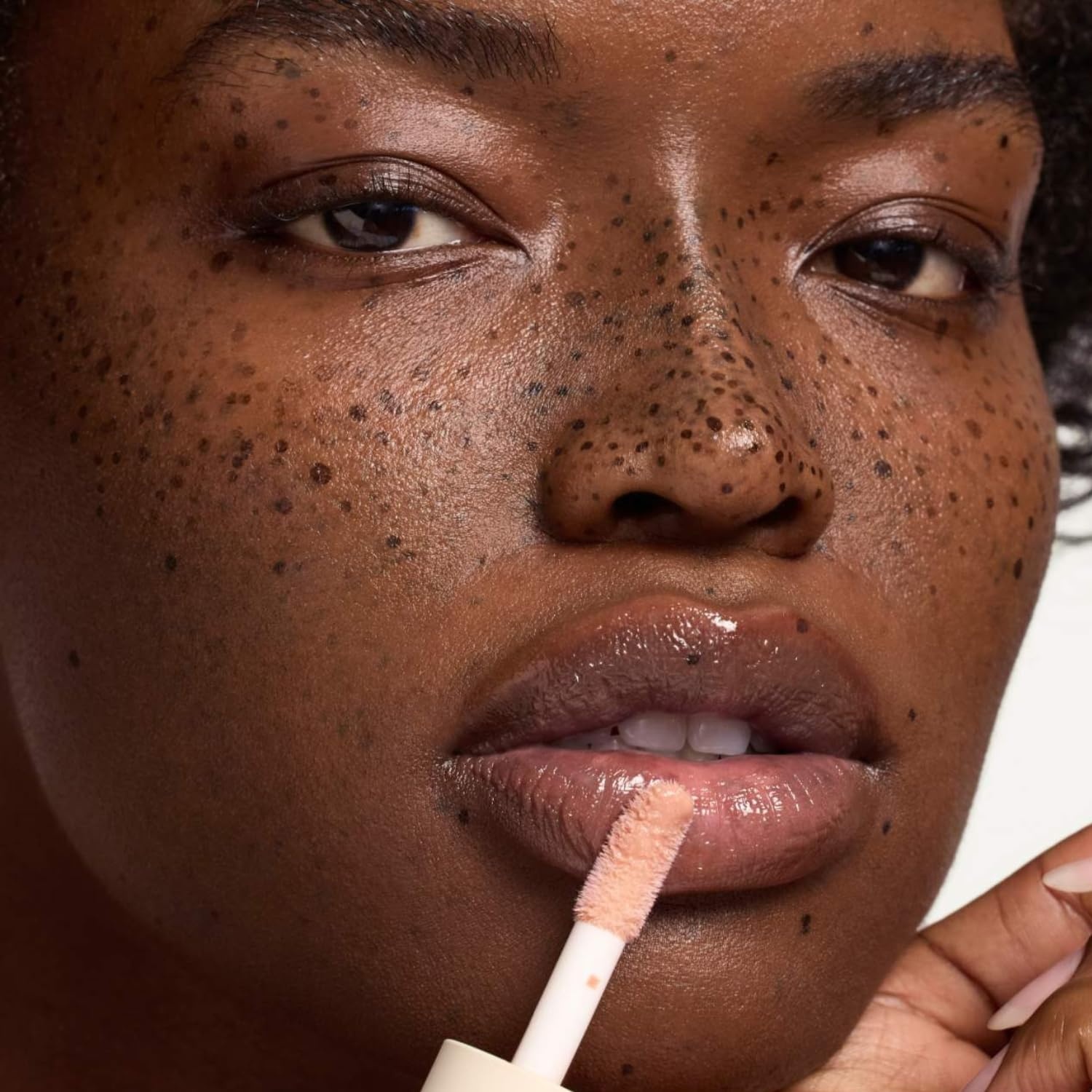 image:imageSummer Fridays Dream Lip Oil Hydrating Tinted Lip Gloss Oil NonSticky Formula with Skincare Benefits for LongLasting Softness Shine Effortless Beauty Gifts Warm Beige 015 OzBare Sand
